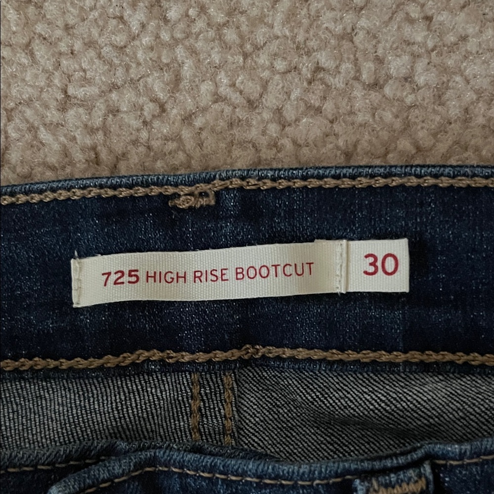 Levi Strauss 725 High-Rise Bootcut Jeans 30 New No Tags - Picture 2 of 6